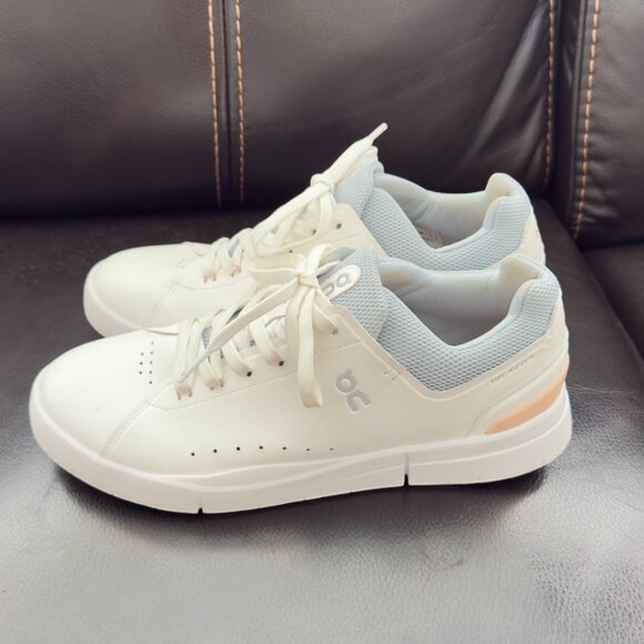 The Roger Advantage On Running Sneakers - Picture 2 of 9